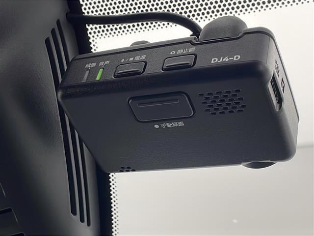 セレナ ｅ－パワー　ハイウェイスターＶ　純正９インチナビ　フルセグ　ＢＴ　ＣＤ　ＤＶＤ　ＵＳＢ　全方位カメラ　純正フリップダウンモニター　プロパイロット　レーダークルーズコントロール　衝突軽減ブレーキ　レーンキープアシスト　両側Ｐスライド（5枚目）