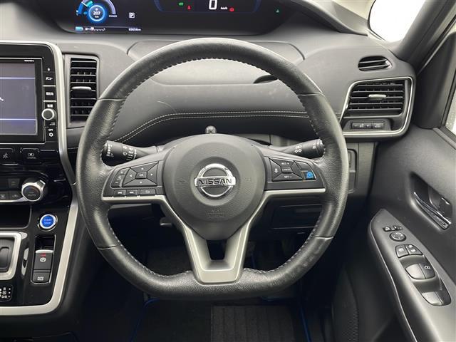 セレナ ｅ－パワー　ハイウェイスターＶ　純正９インチナビ　フルセグ　ＢＴ　ＣＤ　ＤＶＤ　ＵＳＢ　全方位カメラ　純正フリップダウンモニター　プロパイロット　レーダークルーズコントロール　衝突軽減ブレーキ　レーンキープアシスト　両側Ｐスライド（10枚目）