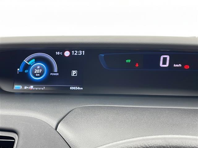 セレナ ｅ－パワー　ハイウェイスターＶ　純正９インチナビ　フルセグ　ＢＴ　ＣＤ　ＤＶＤ　ＵＳＢ　全方位カメラ　純正フリップダウンモニター　プロパイロット　レーダークルーズコントロール　衝突軽減ブレーキ　レーンキープアシスト　両側Ｐスライド（11枚目）