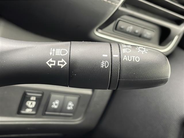 セレナ ｅ－パワー　ハイウェイスターＶ　純正９インチナビ　フルセグ　ＢＴ　ＣＤ　ＤＶＤ　ＵＳＢ　全方位カメラ　純正フリップダウンモニター　プロパイロット　レーダークルーズコントロール　衝突軽減ブレーキ　レーンキープアシスト　両側Ｐスライド（15枚目）