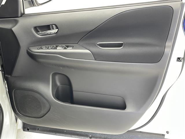 セレナ ｅ－パワー　ハイウェイスターＶ　純正９インチナビ　フルセグ　ＢＴ　ＣＤ　ＤＶＤ　ＵＳＢ　全方位カメラ　純正フリップダウンモニター　プロパイロット　レーダークルーズコントロール　衝突軽減ブレーキ　レーンキープアシスト　両側Ｐスライド（22枚目）