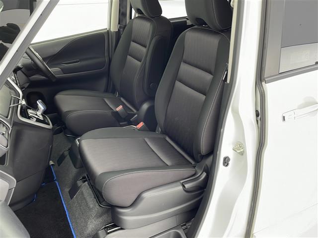 セレナ ｅ－パワー　ハイウェイスターＶ　純正９インチナビ　フルセグ　ＢＴ　ＣＤ　ＤＶＤ　ＵＳＢ　全方位カメラ　純正フリップダウンモニター　プロパイロット　レーダークルーズコントロール　衝突軽減ブレーキ　レーンキープアシスト　両側Ｐスライド（25枚目）