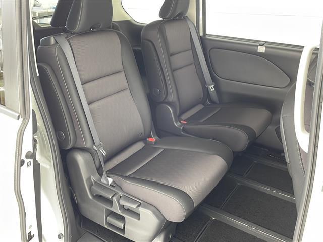 セレナ ｅ－パワー　ハイウェイスターＶ　純正９インチナビ　フルセグ　ＢＴ　ＣＤ　ＤＶＤ　ＵＳＢ　全方位カメラ　純正フリップダウンモニター　プロパイロット　レーダークルーズコントロール　衝突軽減ブレーキ　レーンキープアシスト　両側Ｐスライド（26枚目）