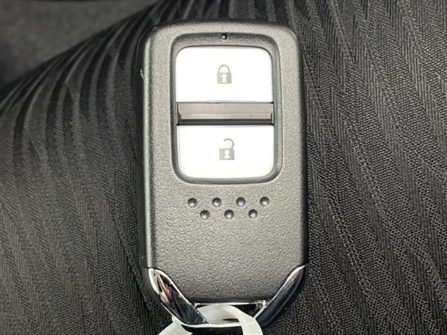 ヴェゼル ハイブリッド 社外ナビ フルセグTV バックカメラ 衝突被害軽減ブレーキ レーンキープアシスト レーダークルーズコントロール 先行車先行お知らせ パワーシート&シートヒーター LEDヘッドラ(18枚目)