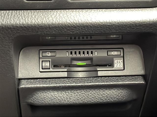 ノア ハイブリッドG 純正ナビ BT TV トヨタセーフティセンス 衝突軽減ブレーキ クリアランスソナー 純正後席モニター 前席シートヒーター 両側パワスラ ビルトインETC2.0 前後ドラレコ LEDライト AC100V(5枚目)