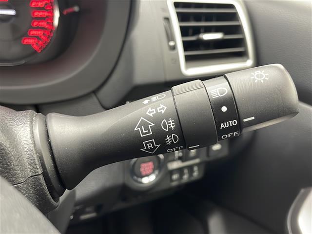 WRX S4 2.0GT-Sアイサイト アイサイト 運転席シートポジション ウィンカーミラー オートライト パドルシフト クルコン ステアリングリモコン フォグ(12枚目)