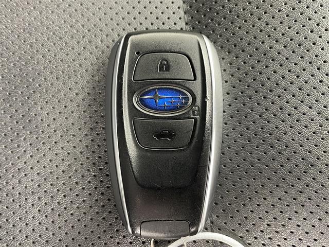 WRX S4 2.0GT-Sアイサイト アイサイト 運転席シートポジション ウィンカーミラー オートライト パドルシフト クルコン ステアリングリモコン フォグ(14枚目)