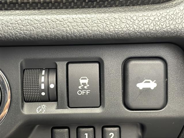 WRX S4 2.0GT-Sアイサイト アイサイト 運転席シートポジション ウィンカーミラー オートライト パドルシフト クルコン ステアリングリモコン フォグ(18枚目)