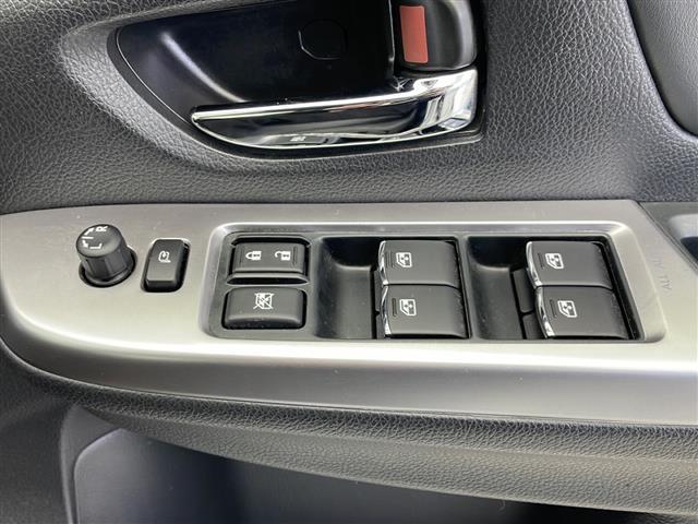 WRX S4 2.0GT-Sアイサイト アイサイト 運転席シートポジション ウィンカーミラー オートライト パドルシフト クルコン ステアリングリモコン フォグ(21枚目)