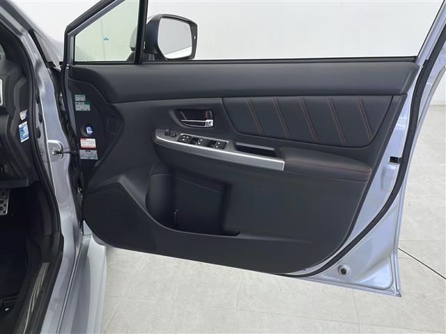 WRX S4 2.0GT-Sアイサイト アイサイト 運転席シートポジション ウィンカーミラー オートライト パドルシフト クルコン ステアリングリモコン フォグ(22枚目)