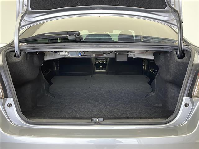 WRX S4 2.0GT-Sアイサイト アイサイト 運転席シートポジション ウィンカーミラー オートライト パドルシフト クルコン ステアリングリモコン フォグ(29枚目)