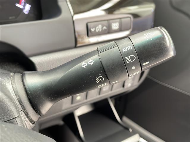 ヴェルファイア 2.4Z ゴールデンアイズ 純正後席モニター 純正SDナビ 純正ビルトインETC 社外前ドライブレコーダー 電動リアゲート クルーズコントロール コーナーセンサー 衝突軽減ブレーキ LEDヘッドライト オートライト オットマン(13枚目)