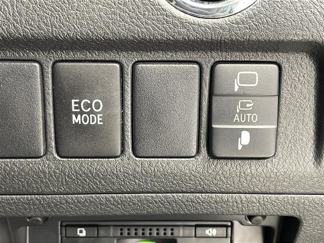 ヴェルファイア 2.4Z ゴールデンアイズ 純正後席モニター 純正SDナビ 純正ビルトインETC 社外前ドライブレコーダー 電動リアゲート クルーズコントロール コーナーセンサー 衝突軽減ブレーキ LEDヘッドライト オートライト オットマン(18枚目)