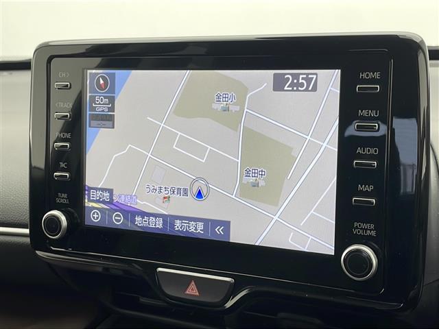 ヤリスクロス ハイブリッドZ エンジンスタートボタン/バックカメラ/全方位カメラ/ブラインドスポットモニター/純正ナビ/ハーフレザーシート/レーンキープアシスト/シートヒーター/オートマッチックハイビーム/純正フロアマット(7枚目)