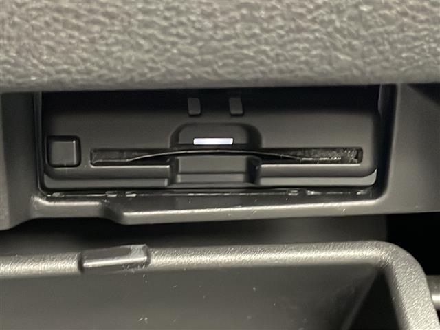 セレナ ｅ－パワー　ハイウェイスターＶ　衝突軽減ブレーキ　レーンキープアシスト　レーダークルーズコントロール　オートマチックハイビーム　純正ＳＤナビ　全方位カメラ　ＥＴＣ　ドラレコ　スマートキー　ＬＥＤヘッドライト　電動格納ミラー（6枚目）