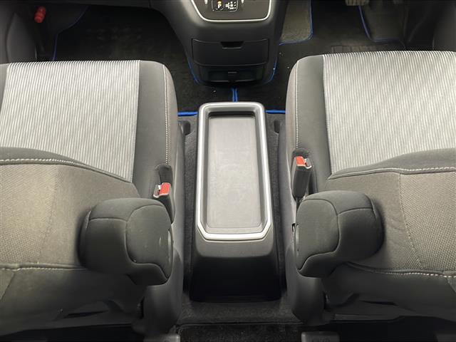 セレナ ｅ－パワー　ハイウェイスターＶ　衝突軽減ブレーキ　レーンキープアシスト　レーダークルーズコントロール　オートマチックハイビーム　純正ＳＤナビ　全方位カメラ　ＥＴＣ　ドラレコ　スマートキー　ＬＥＤヘッドライト　電動格納ミラー（25枚目）