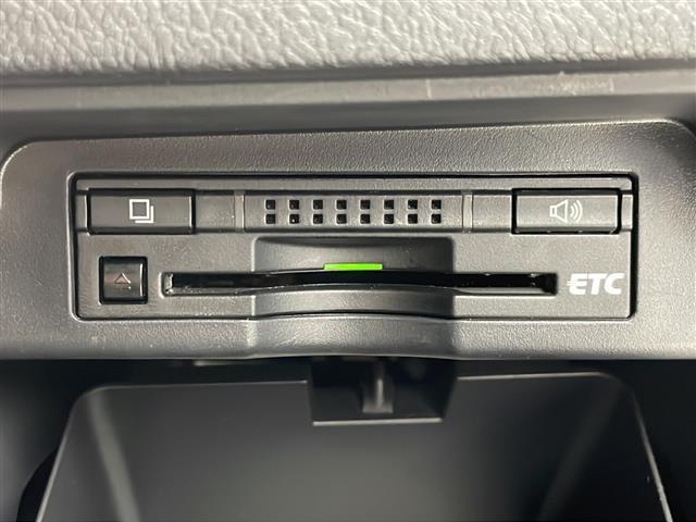 ヴォクシー ＺＳ　煌ＩＩ　純正ナビ　バックカメラ　純正フルセグＴＶ　パドルシフト　ステアリングスイッチ　前後ドライブレコーダー　　純正ビルトインＥＴＣ　オートライト　ＡＢＳ　純正アルミホイール　純正フロアマット　両側パワスラ（3枚目）