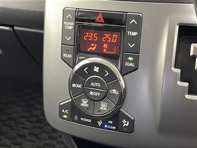 ヴォクシー ＺＳ　煌ＩＩ　純正ナビ　バックカメラ　純正フルセグＴＶ　パドルシフト　ステアリングスイッチ　前後ドライブレコーダー　　純正ビルトインＥＴＣ　オートライト　ＡＢＳ　純正アルミホイール　純正フロアマット　両側パワスラ（14枚目）