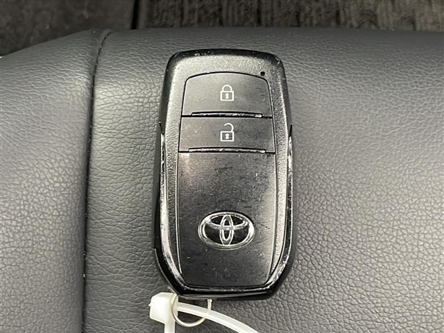 カローラツーリング ハイブリッド　ダブルバイビー　衝突軽減ブレーキ　レーンキープアシスト　レーダークルーズコントロール　オートマチックハイビーム　純正メモリナビ　バックカメラ　ＥＴＣ　ドラレコ　ハーフレザーシート　ステアリングヒーター　スマートキー（15枚目）