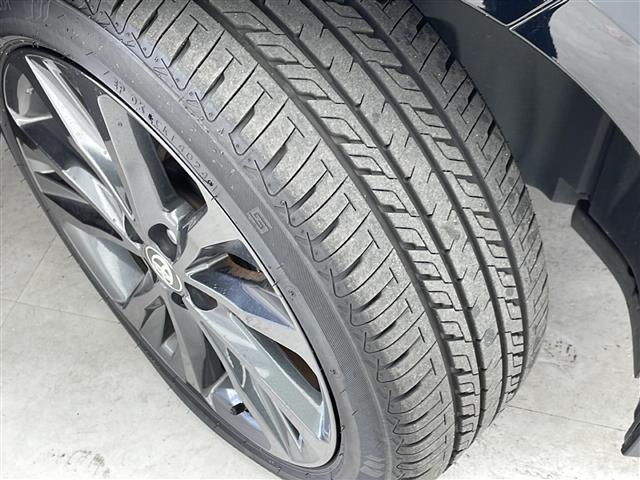 カローラツーリング ハイブリッド　ダブルバイビー　衝突軽減ブレーキ　レーンキープアシスト　レーダークルーズコントロール　オートマチックハイビーム　純正メモリナビ　バックカメラ　ＥＴＣ　ドラレコ　ハーフレザーシート　ステアリングヒーター　スマートキー（39枚目）