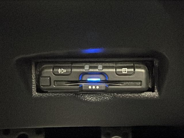 プリウス Sツーリングセレクション・ブラックエディション 純正ディスプレイオーディオ BT TV カープレイ トヨタセーフティセンス レーダークルーズコントロール 衝突軽減ブレーキ 全方位カメラ モデリスタエアロ 前席シートヒーター ETC 前後ドラレコ(3枚目)