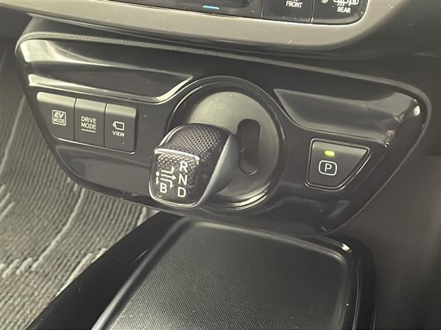 プリウス Sツーリングセレクション・ブラックエディション 純正ディスプレイオーディオ BT TV カープレイ トヨタセーフティセンス レーダークルーズコントロール 衝突軽減ブレーキ 全方位カメラ モデリスタエアロ 前席シートヒーター ETC 前後ドラレコ(16枚目)