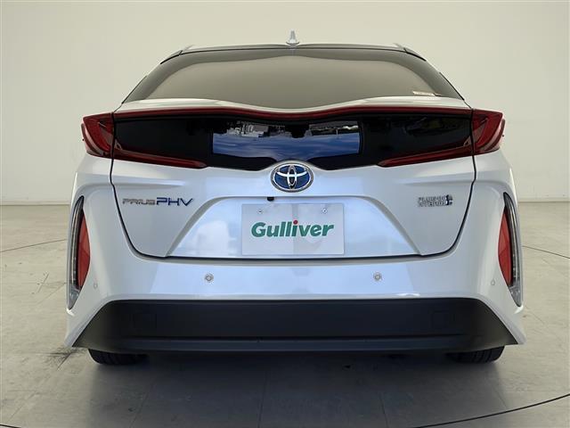 プリウスPHV Sセーフティパッケージ 純正ディスプレイオーディオ トヨタセーフティセンス レーダークルーズコントロール 衝突軽減ブレーキ 全方位カメラ BSM ビルトインETC 前方ドラレコ 充電プラグあり フロアマット トノカバー(31枚目)