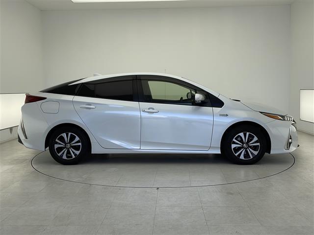 プリウスPHV Sセーフティパッケージ 純正ディスプレイオーディオ トヨタセーフティセンス レーダークルーズコントロール 衝突軽減ブレーキ 全方位カメラ BSM ビルトインETC 前方ドラレコ 充電プラグあり フロアマット トノカバー(34枚目)