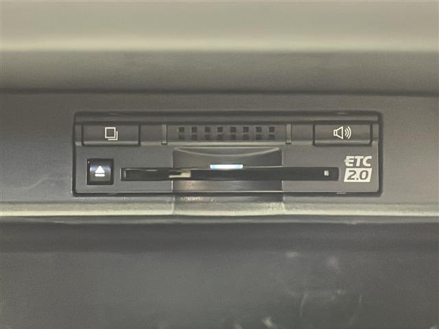 NX NX200t Fスポーツ エンジンスタートボタン 純正ナビ レザーシート シートヒーター エアシート ステアリングヒーター レーダークルーズコントロール バックカメラ サイドカメラ パドルシフト 前後コーナーセンサー(3枚目)