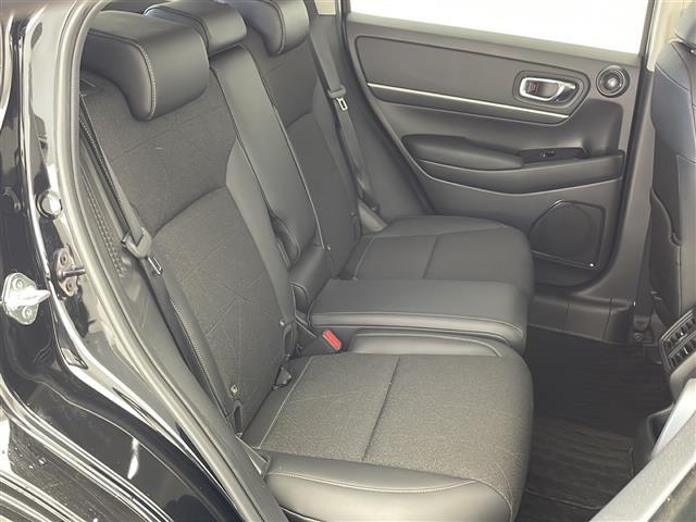 ヴェゼル e:HEV Z ホンダコネクトナビ BT TV カープレイ フロントグリルオプション ブラックエンブレムオプション ホンダセンシング 衝突軽減ブレーキ 全方位カメラ ワイヤレス充電 標準グリル積載 ETC2.0(26枚目)