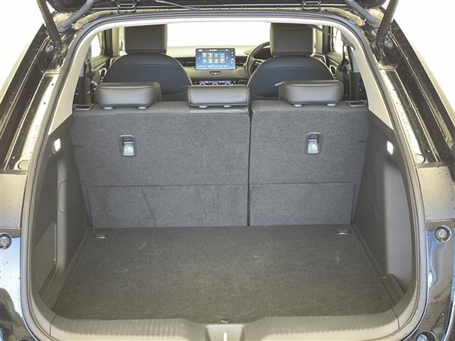 ヴェゼル e:HEV Z ホンダコネクトナビ BT TV カープレイ フロントグリルオプション ブラックエンブレムオプション ホンダセンシング 衝突軽減ブレーキ 全方位カメラ ワイヤレス充電 標準グリル積載 ETC2.0(28枚目)