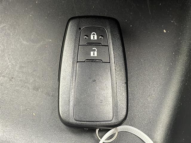 プリウス S 衝突軽減ブレーキ レーンキープアシスト レーダークルーズコントロール オートマチックハイビーム 純正SDナビ バックカメラ ETC ドラレコ 純正フロアマット LEDヘッドライト 電動格納ミラー(15枚目)