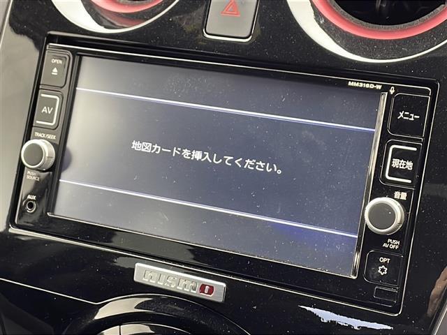 ノート ｅ－パワー　ニスモ　衝突軽減ブレーキ　純正ＳＤナビ　全方位カメラ　ＥＴＣ　ドライブレコーダー　アイドリングストップ　純正フロアマット　コーナーセンサー　ＬＥＤヘッドライト　電動格納ミラー　デジタルインナーミラー（5枚目）