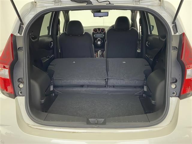 ノート ｅ－パワー　ニスモ　衝突軽減ブレーキ　純正ＳＤナビ　全方位カメラ　ＥＴＣ　ドライブレコーダー　アイドリングストップ　純正フロアマット　コーナーセンサー　ＬＥＤヘッドライト　電動格納ミラー　デジタルインナーミラー（30枚目）