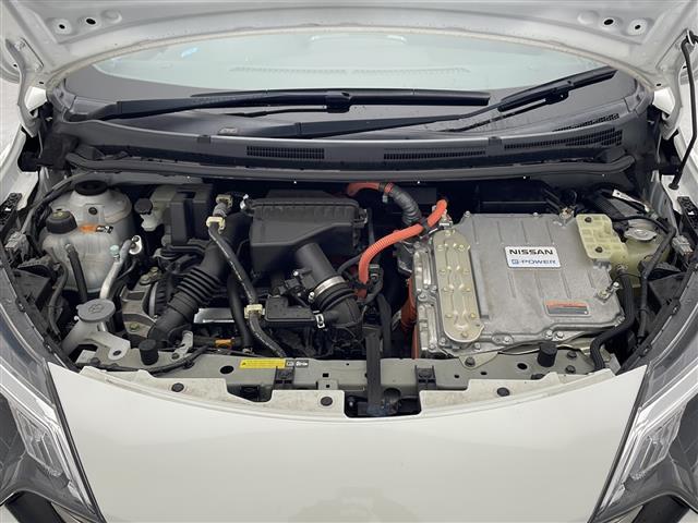 ノート ｅ－パワー　ニスモ　衝突軽減ブレーキ　純正ＳＤナビ　全方位カメラ　ＥＴＣ　ドライブレコーダー　アイドリングストップ　純正フロアマット　コーナーセンサー　ＬＥＤヘッドライト　電動格納ミラー　デジタルインナーミラー（41枚目）