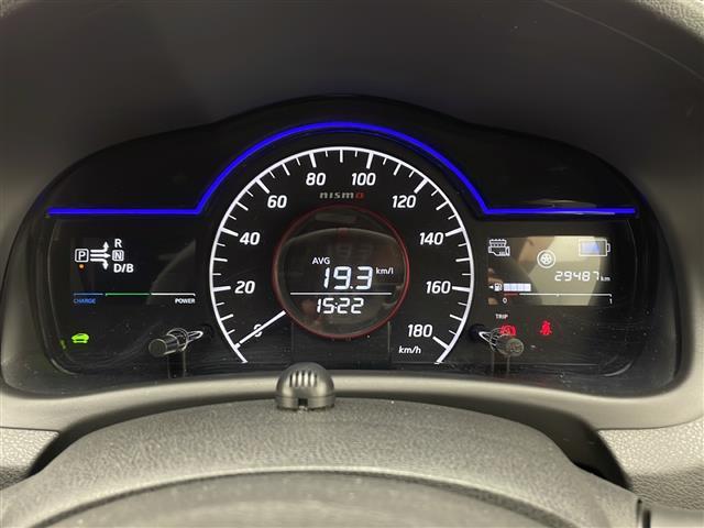 ノート e-パワー ニスモ エンジンスタートボタン 純正エアロ 前後ドライブレコーダー バックカメラ レーンキープアシスト 純正SDナビ 純正アルミホイール フルセグTV 純正フロアマット 衝突軽減システム アイドリングストップ(8枚目)