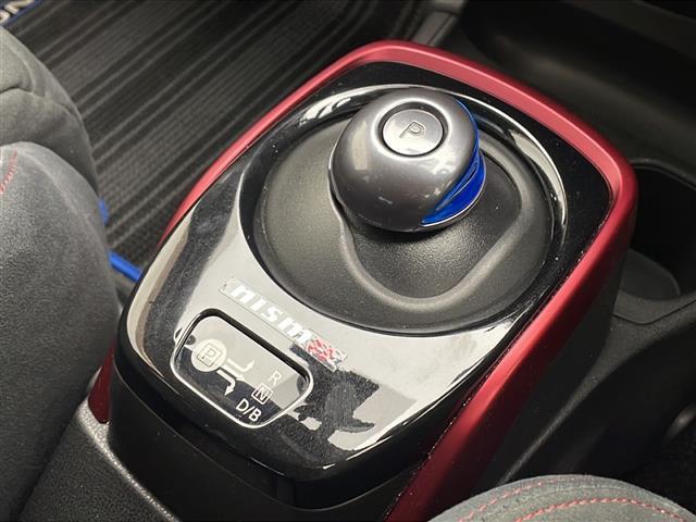 ノート e-パワー ニスモ エンジンスタートボタン 純正エアロ 前後ドライブレコーダー バックカメラ レーンキープアシスト 純正SDナビ 純正アルミホイール フルセグTV 純正フロアマット 衝突軽減システム アイドリングストップ(15枚目)