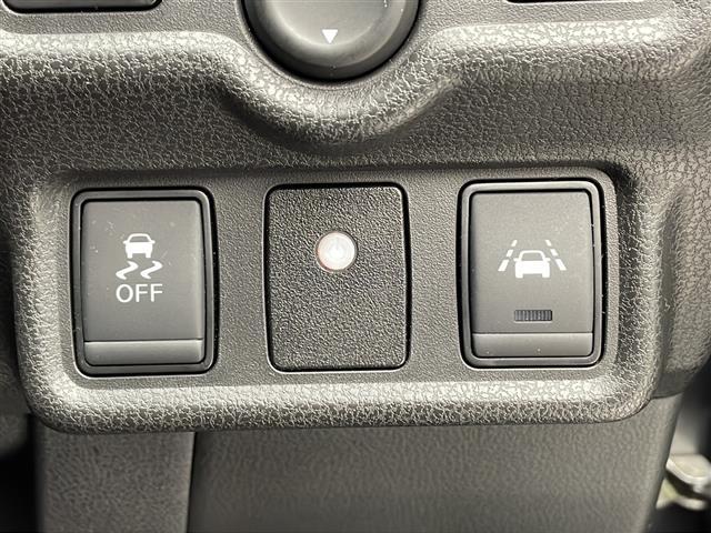 ノート e-パワー ニスモ エンジンスタートボタン 純正エアロ 前後ドライブレコーダー バックカメラ レーンキープアシスト 純正SDナビ 純正アルミホイール フルセグTV 純正フロアマット 衝突軽減システム アイドリングストップ(19枚目)