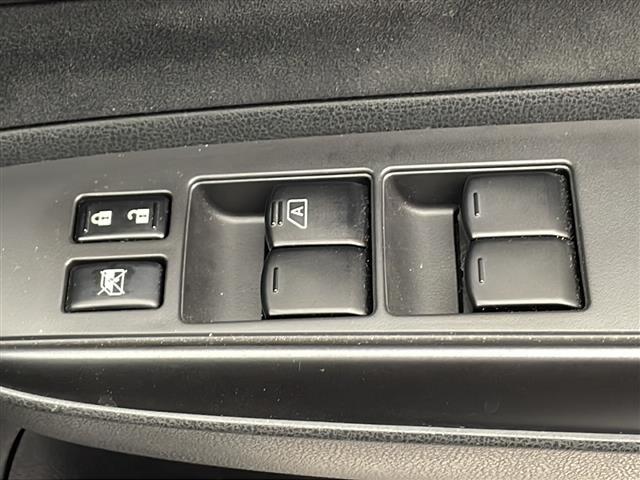 ノート e-パワー ニスモ エンジンスタートボタン 純正エアロ 前後ドライブレコーダー バックカメラ レーンキープアシスト 純正SDナビ 純正アルミホイール フルセグTV 純正フロアマット 衝突軽減システム アイドリングストップ(20枚目)