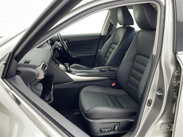 IS IS300h バージョンL 衝突軽減ブレーキ レーンキープアシスト レーダークルーズコントロール オートマチックハイビーム バックカメラ 純正メモリナビ ETC ドライブレコーダー パドルシフト シートヒーター シートメモリー(27枚目)