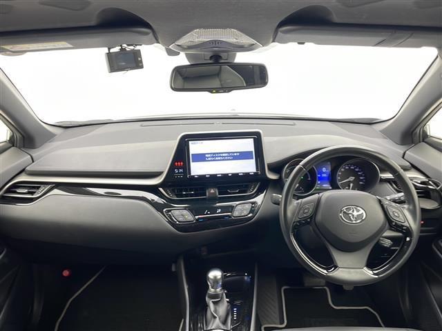 Ｃ－ＨＲ Ｇ　モード　ネロ　ＴＳＳ　純正９インチナビ（ＢＴ／ＴＶ／ＤＶＤ／ＣＤ）　ＥＴＣ　シートヒーター　革巻ハンドル　ステアリングスイッチ　オートライト　フォグ　電子パーキング　ブレーキホールド　ＴＲＤエアロ　バックカメラ（2枚目）