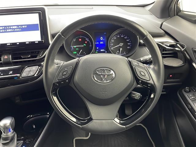 Ｃ－ＨＲ Ｇ　モード　ネロ　ＴＳＳ　純正９インチナビ（ＢＴ／ＴＶ／ＤＶＤ／ＣＤ）　ＥＴＣ　シートヒーター　革巻ハンドル　ステアリングスイッチ　オートライト　フォグ　電子パーキング　ブレーキホールド　ＴＲＤエアロ　バックカメラ（9枚目）