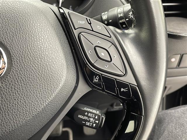 Ｃ－ＨＲ Ｇ　モード　ネロ　ＴＳＳ　純正９インチナビ（ＢＴ／ＴＶ／ＤＶＤ／ＣＤ）　ＥＴＣ　シートヒーター　革巻ハンドル　ステアリングスイッチ　オートライト　フォグ　電子パーキング　ブレーキホールド　ＴＲＤエアロ　バックカメラ（13枚目）