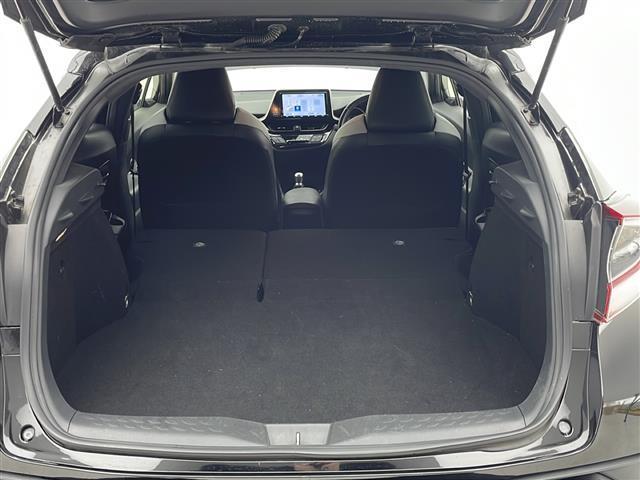 Ｃ－ＨＲ Ｇ　モード　ネロ　ＴＳＳ　純正９インチナビ（ＢＴ／ＴＶ／ＤＶＤ／ＣＤ）　ＥＴＣ　シートヒーター　革巻ハンドル　ステアリングスイッチ　オートライト　フォグ　電子パーキング　ブレーキホールド　ＴＲＤエアロ　バックカメラ（30枚目）