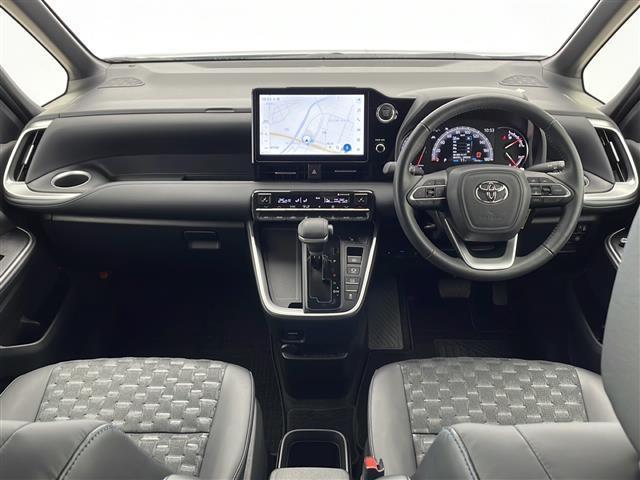 ヴォクシー Ｓ－Ｚ　快適利便パッケージｈｉｇｈ　電動リアゲート　２列目オットマン　１，２列目シートヒーター　純正１０．５インチディスプレイオーディオ　ＤＶＤ　ＣＤ　ＢＴ　フルセグＴＶ　ステアリングスイッチ　ＥＴＣ２．０（2枚目）