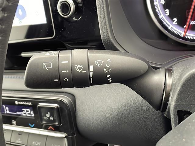 ヴォクシー Ｓ－Ｚ　快適利便パッケージｈｉｇｈ　電動リアゲート　２列目オットマン　１，２列目シートヒーター　純正１０．５インチディスプレイオーディオ　ＤＶＤ　ＣＤ　ＢＴ　フルセグＴＶ　ステアリングスイッチ　ＥＴＣ２．０（9枚目）