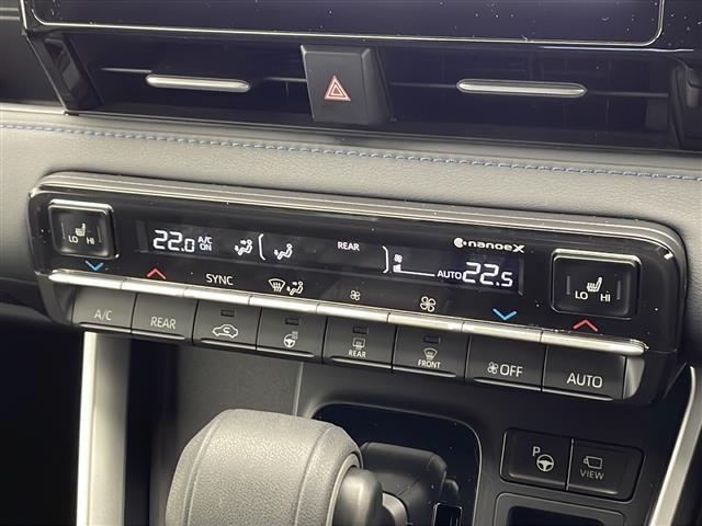 ヴォクシー Ｓ－Ｚ　快適利便パッケージｈｉｇｈ　電動リアゲート　２列目オットマン　１，２列目シートヒーター　純正１０．５インチディスプレイオーディオ　ＤＶＤ　ＣＤ　ＢＴ　フルセグＴＶ　ステアリングスイッチ　ＥＴＣ２．０（15枚目）