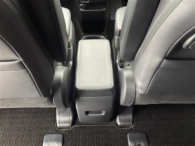 ヴォクシー Ｓ－Ｚ　快適利便パッケージｈｉｇｈ　電動リアゲート　２列目オットマン　１，２列目シートヒーター　純正１０．５インチディスプレイオーディオ　ＤＶＤ　ＣＤ　ＢＴ　フルセグＴＶ　ステアリングスイッチ　ＥＴＣ２．０（24枚目）