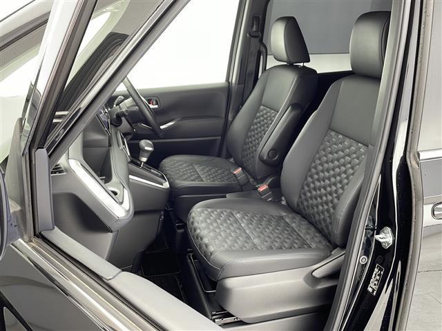 ヴォクシー Ｓ－Ｚ　快適利便パッケージｈｉｇｈ　電動リアゲート　２列目オットマン　１，２列目シートヒーター　純正１０．５インチディスプレイオーディオ　ＤＶＤ　ＣＤ　ＢＴ　フルセグＴＶ　ステアリングスイッチ　ＥＴＣ２．０（25枚目）