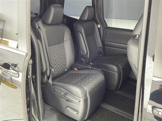 ヴォクシー Ｓ－Ｚ　快適利便パッケージｈｉｇｈ　電動リアゲート　２列目オットマン　１，２列目シートヒーター　純正１０．５インチディスプレイオーディオ　ＤＶＤ　ＣＤ　ＢＴ　フルセグＴＶ　ステアリングスイッチ　ＥＴＣ２．０（26枚目）